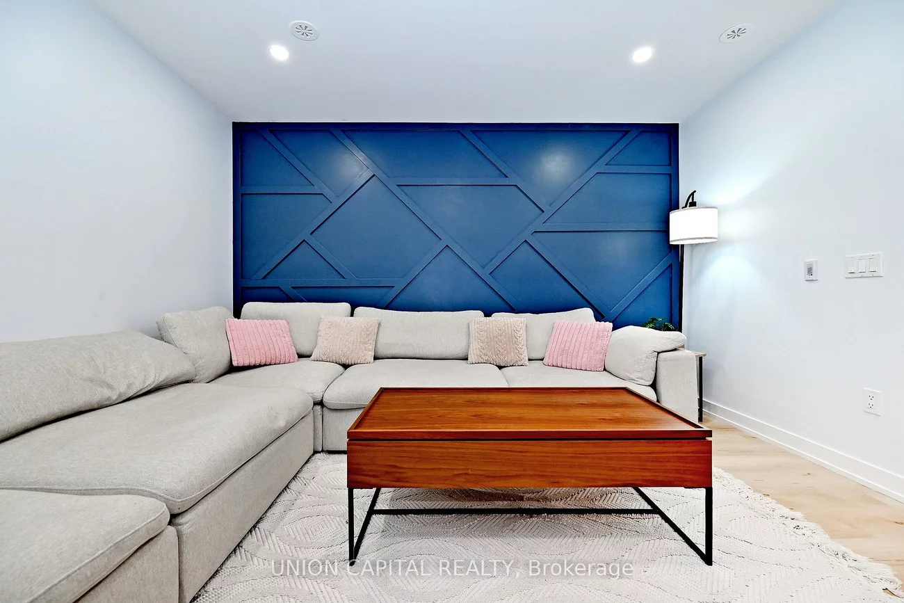 57, Finch, Willowdale West, Toronto