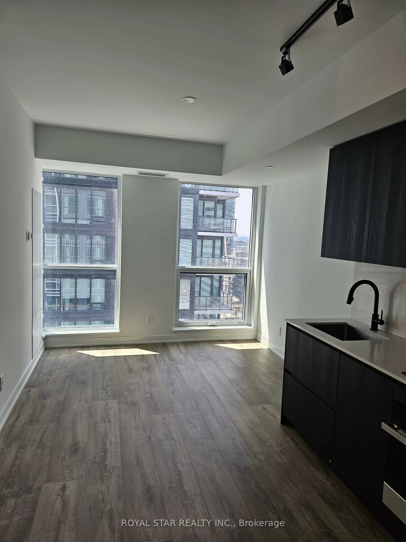 327, King, Waterfront Communities C1, Toronto