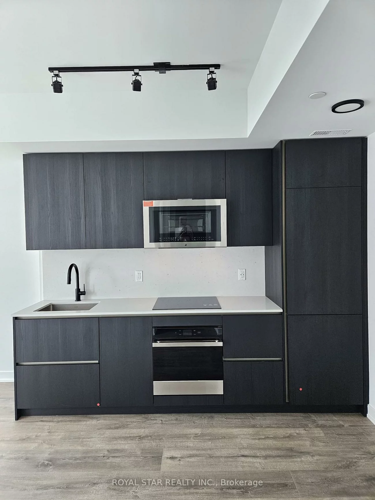 327, King, Waterfront Communities C1, Toronto