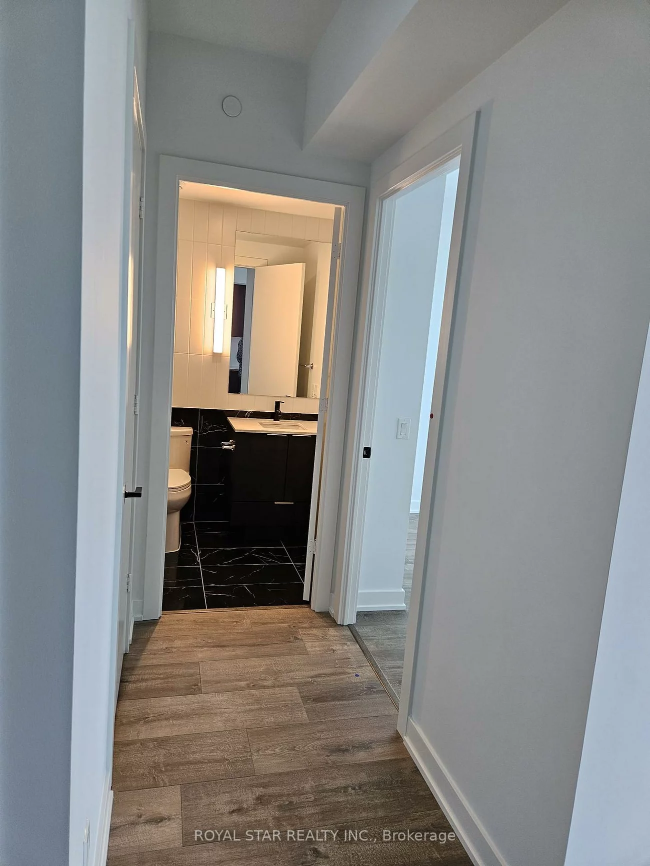 327, King, Waterfront Communities C1, Toronto