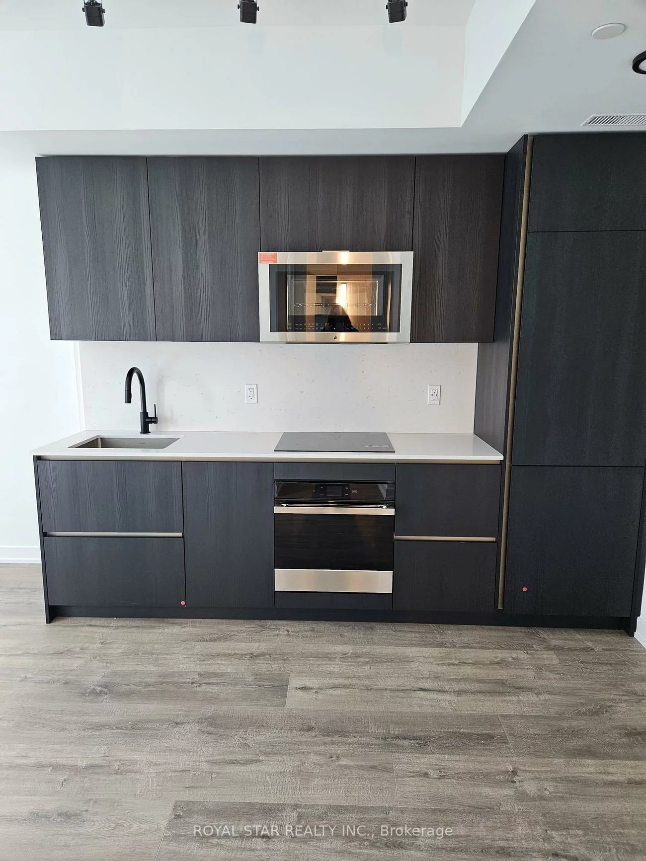 327, King, Waterfront Communities C1, Toronto