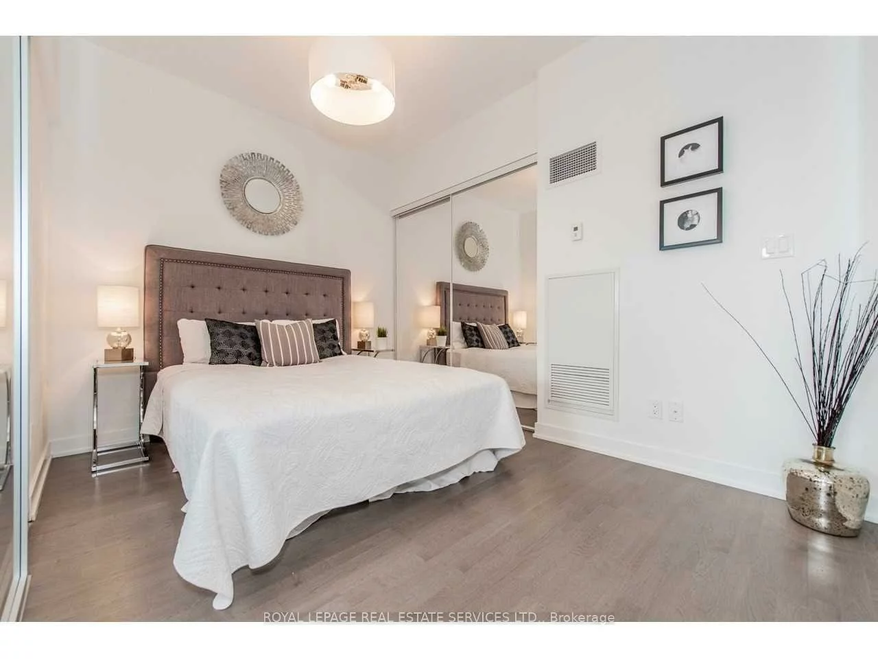 501, St Clair, Casa Loma, Toronto