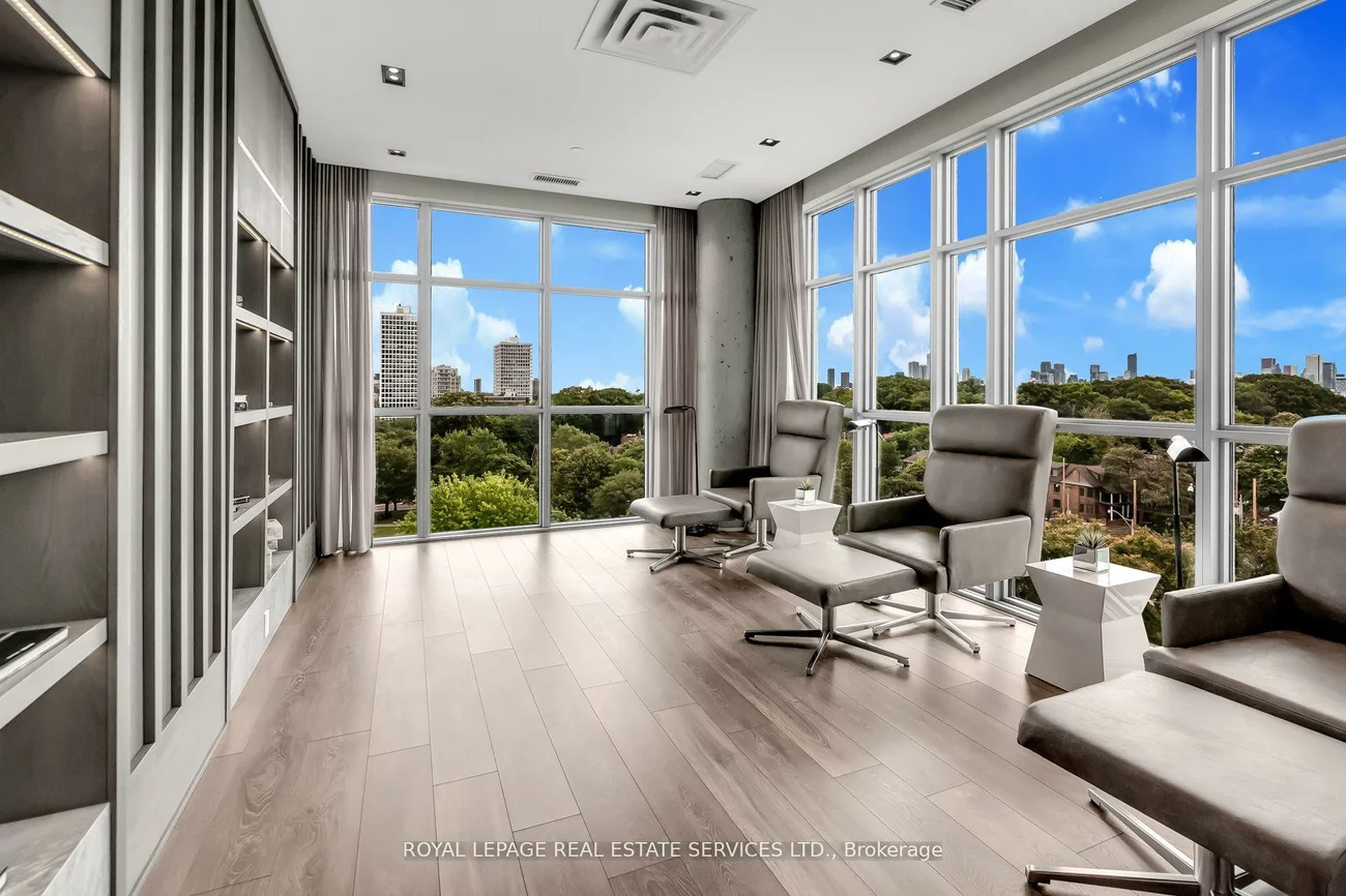 501, St Clair, Casa Loma, Toronto
