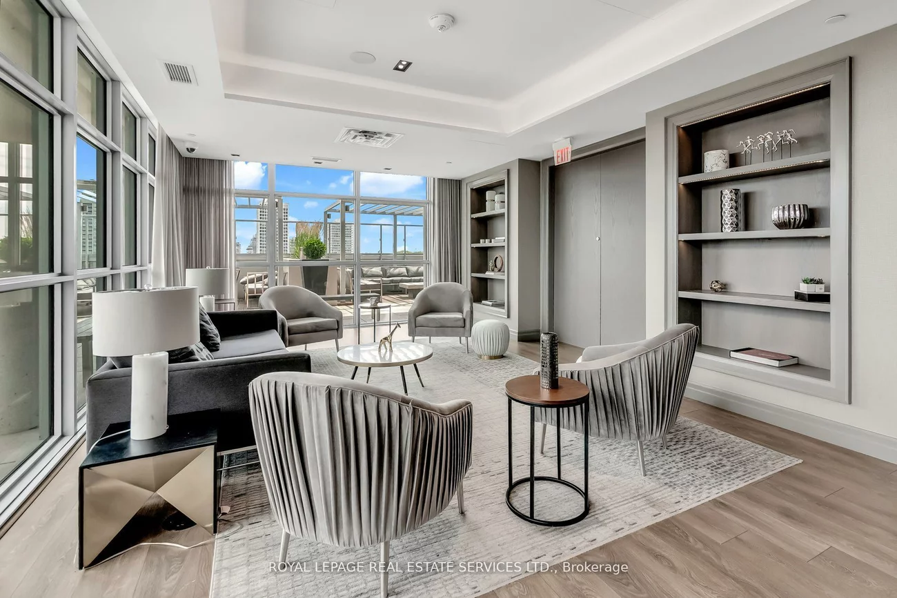 501, St Clair, Casa Loma, Toronto