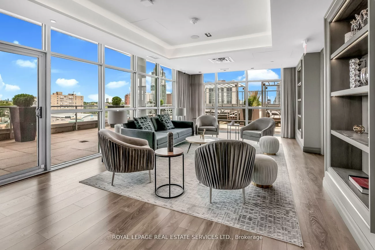 501, St Clair, Casa Loma, Toronto