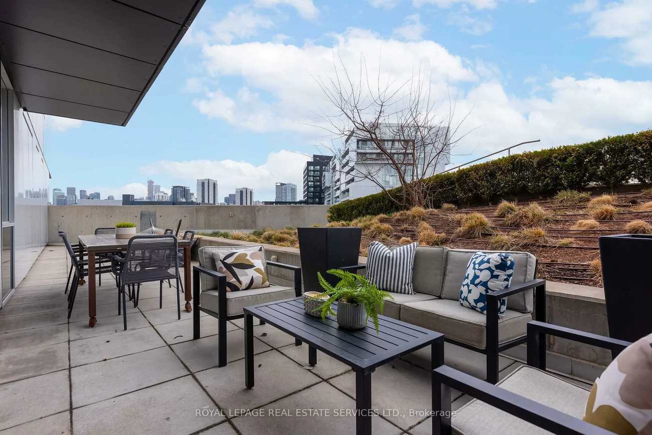 170, Bayview, Waterfront Communities C8, Toronto