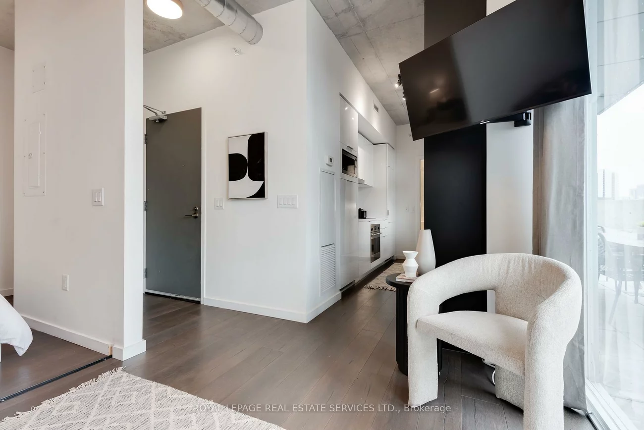 170, Bayview, Waterfront Communities C8, Toronto