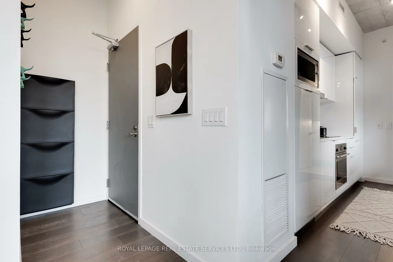170, Bayview, Waterfront Communities C8, Toronto