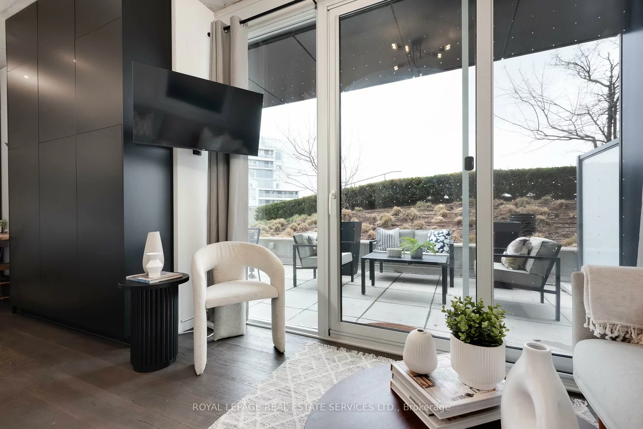 170, Bayview, Waterfront Communities C8, Toronto