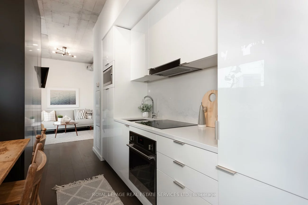 170, Bayview, Waterfront Communities C8, Toronto