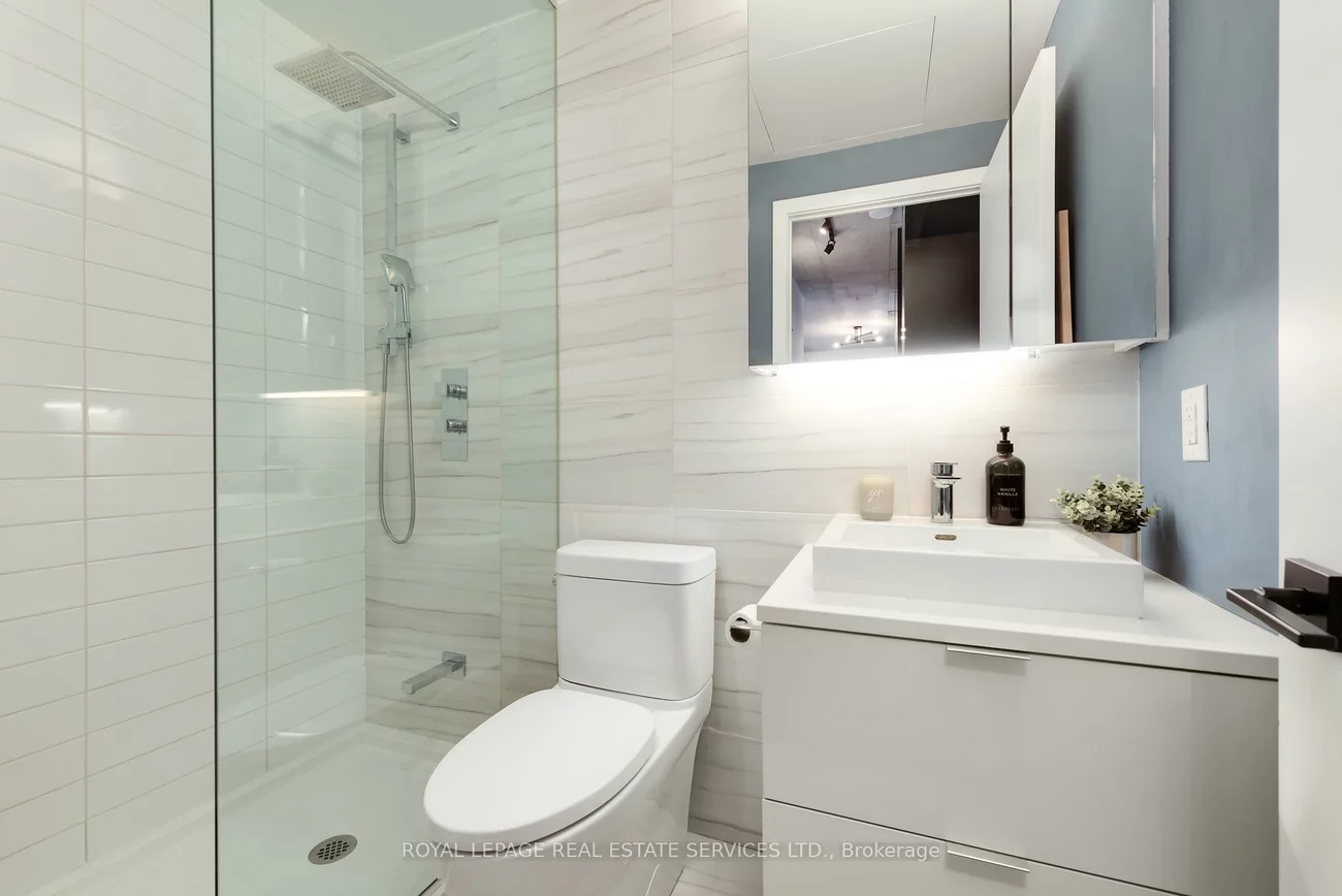 170, Bayview, Waterfront Communities C8, Toronto