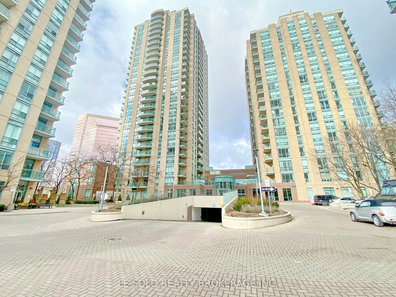 22, Olive, Willowdale East, Toronto