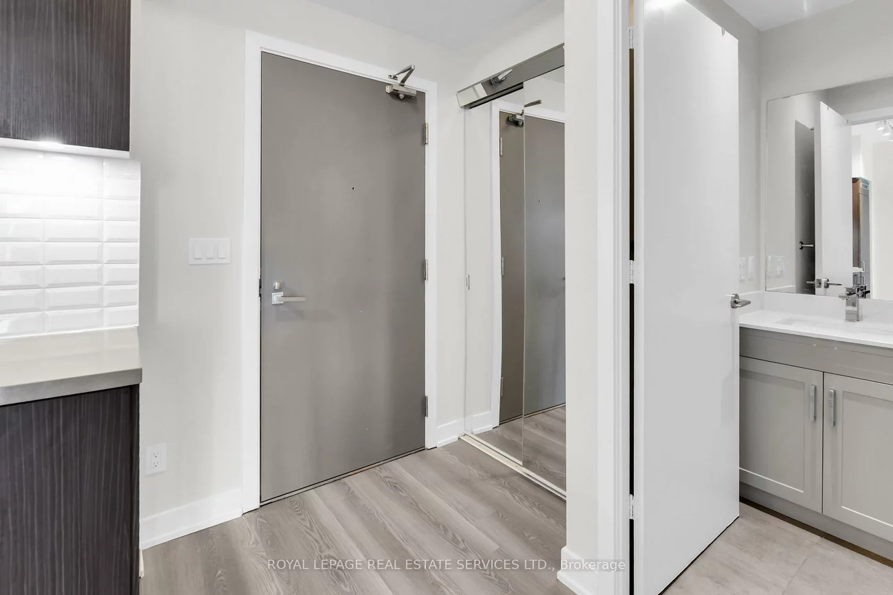 501, St Clair, Casa Loma, Toronto