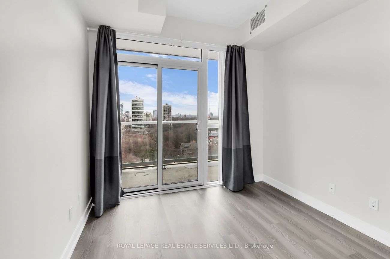 501, St Clair, Casa Loma, Toronto