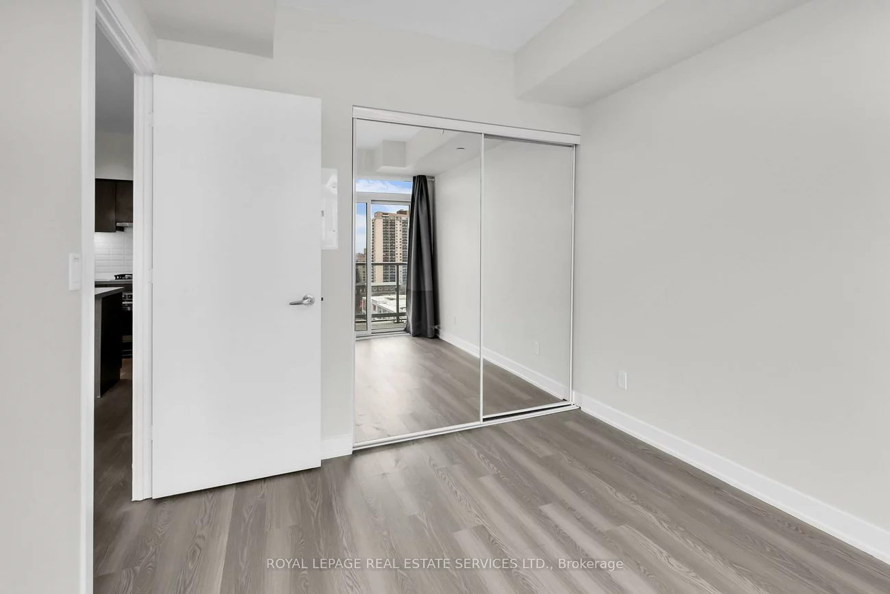 501, St Clair, Casa Loma, Toronto