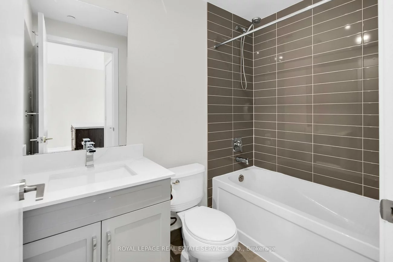 501, St Clair, Casa Loma, Toronto