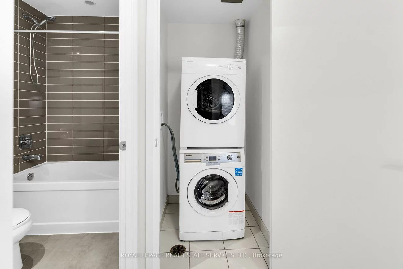 501, St Clair, Casa Loma, Toronto