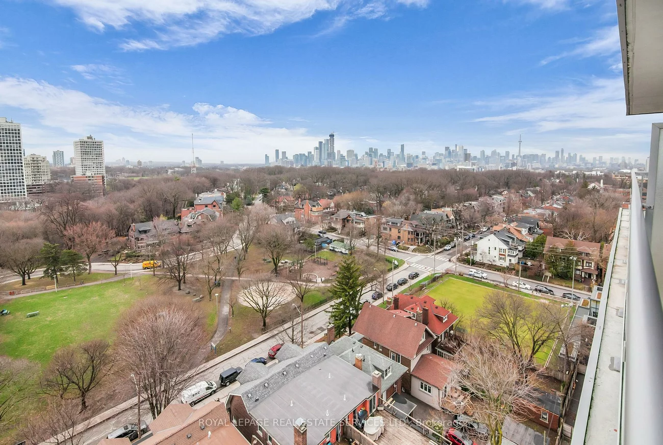 501, St Clair, Casa Loma, Toronto