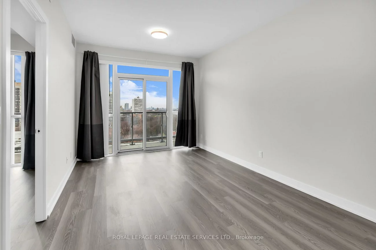 501, St Clair, Casa Loma, Toronto