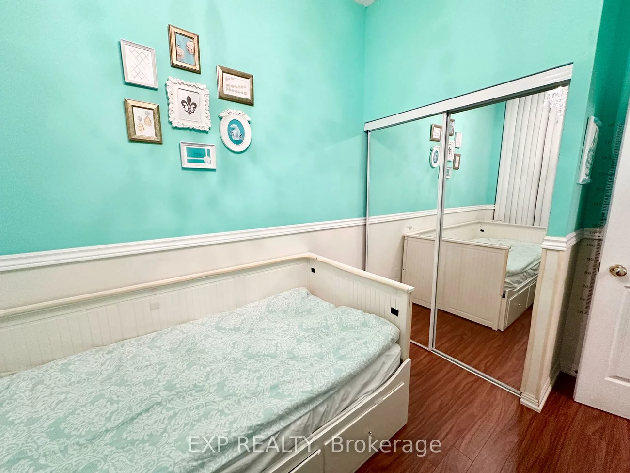 23, Lorraine, Willowdale West, Toronto