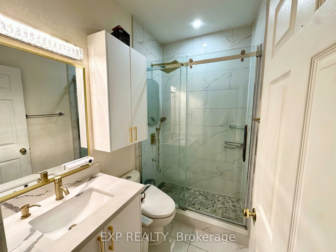 23, Lorraine, Willowdale West, Toronto