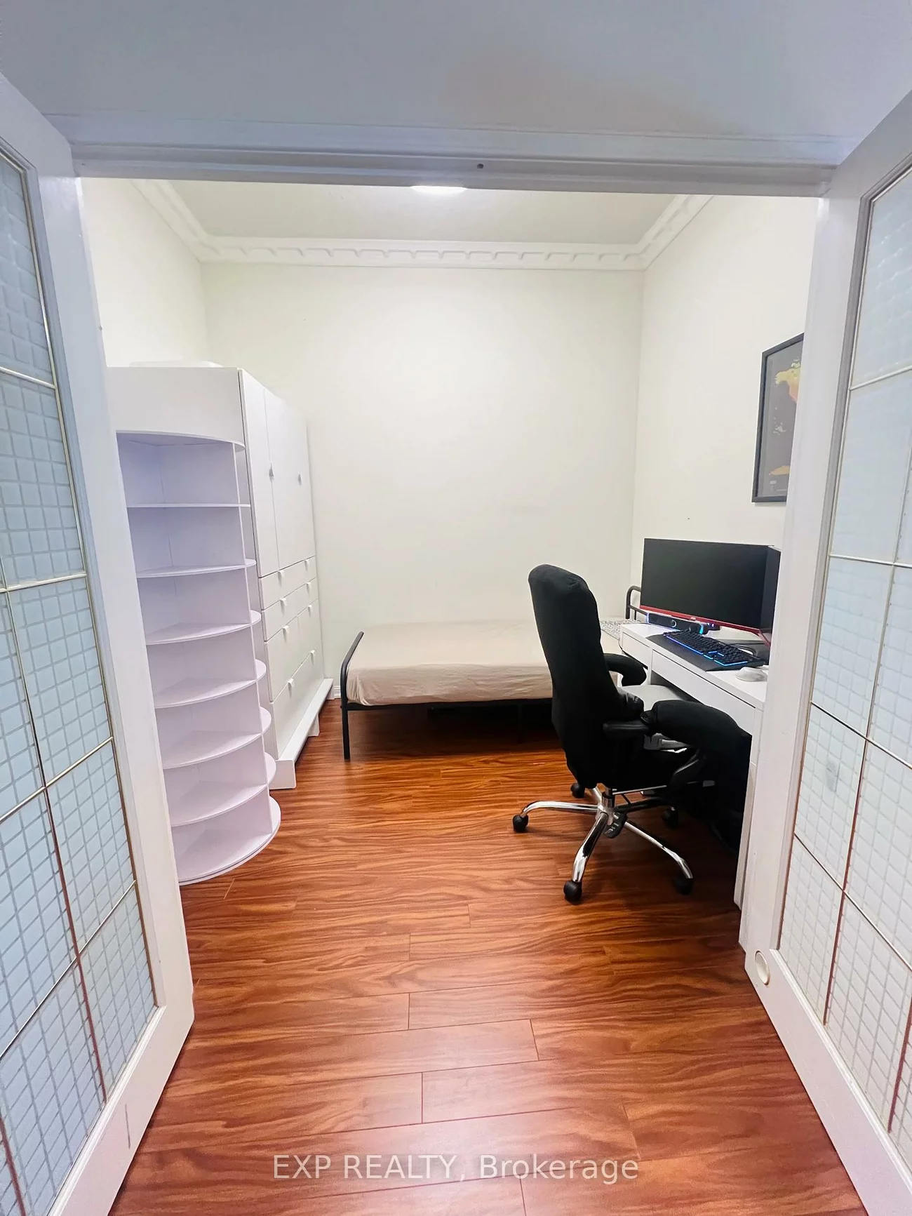 23, Lorraine, Willowdale West, Toronto