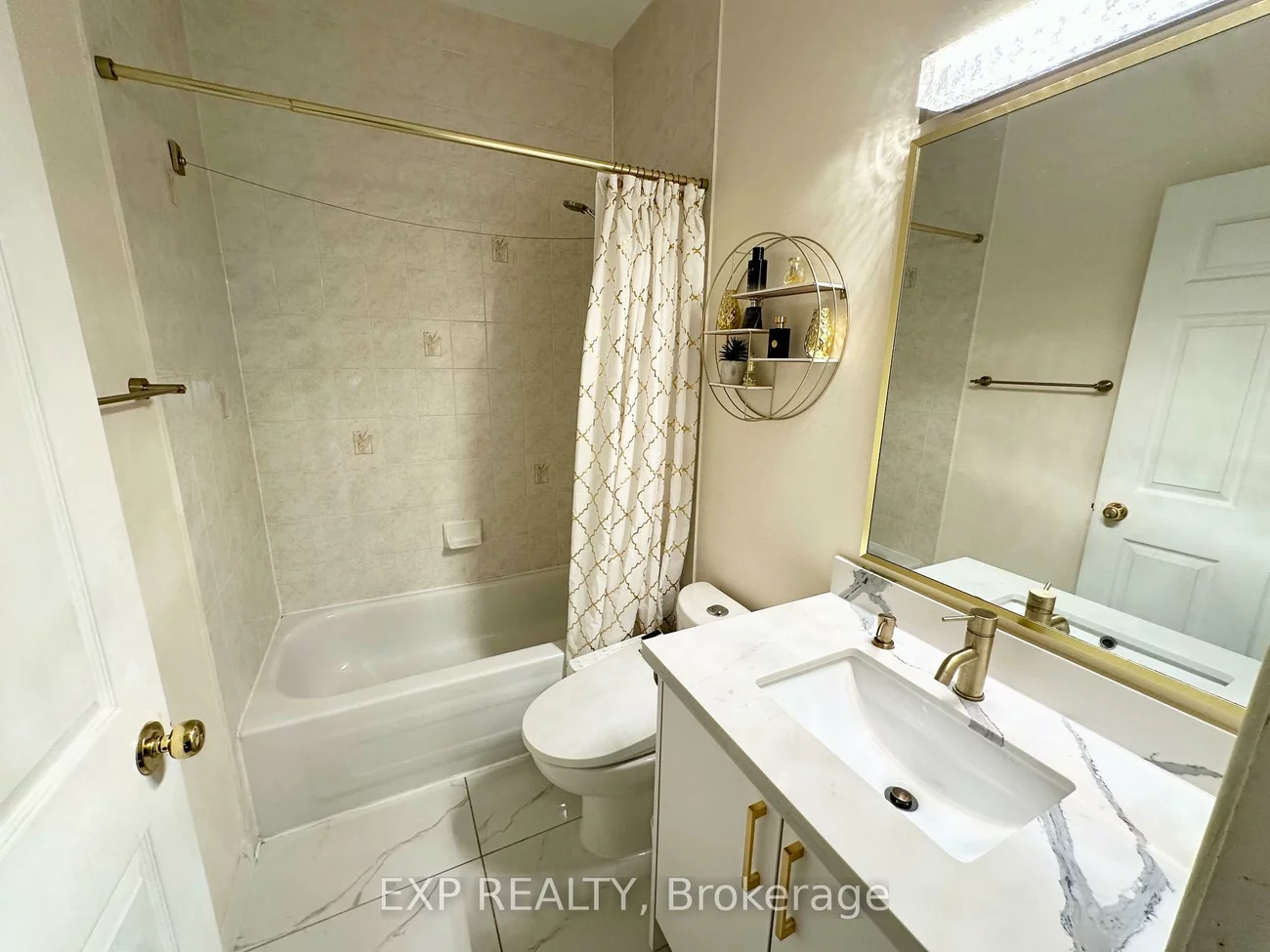 23, Lorraine, Willowdale West, Toronto