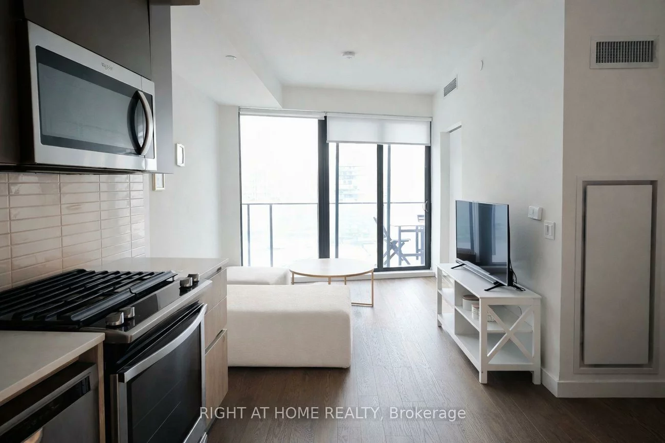 2A, Church, Waterfront Communities C8, Toronto