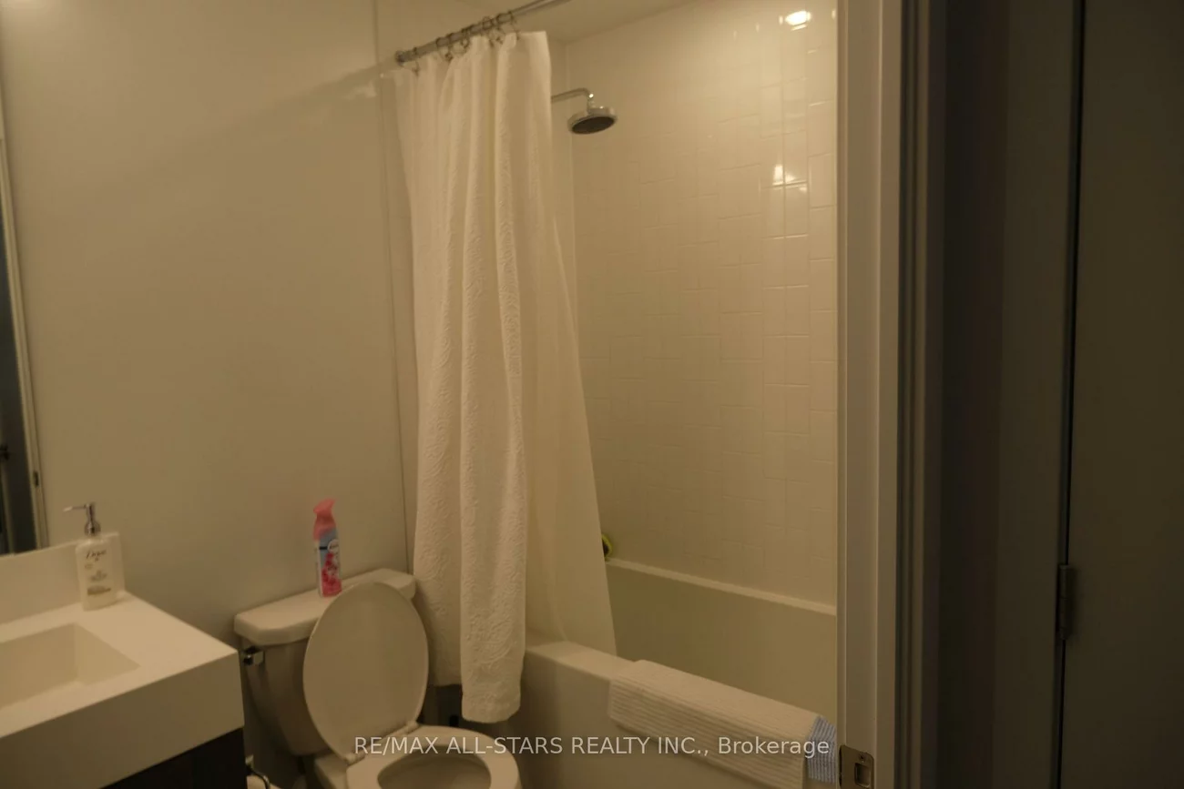 130, River, Regent Park, Toronto