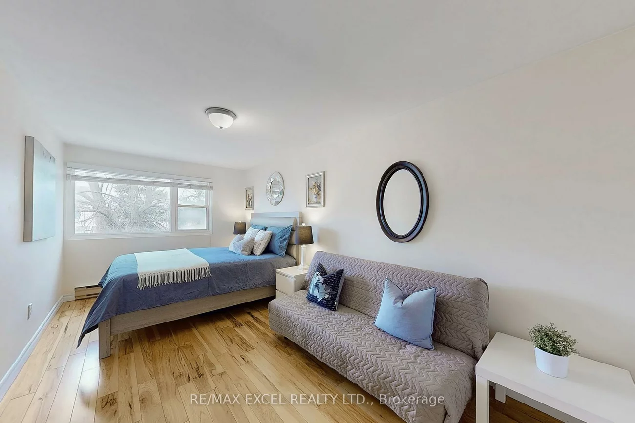 11, Sand Fernway, Don Valley Village, Toronto