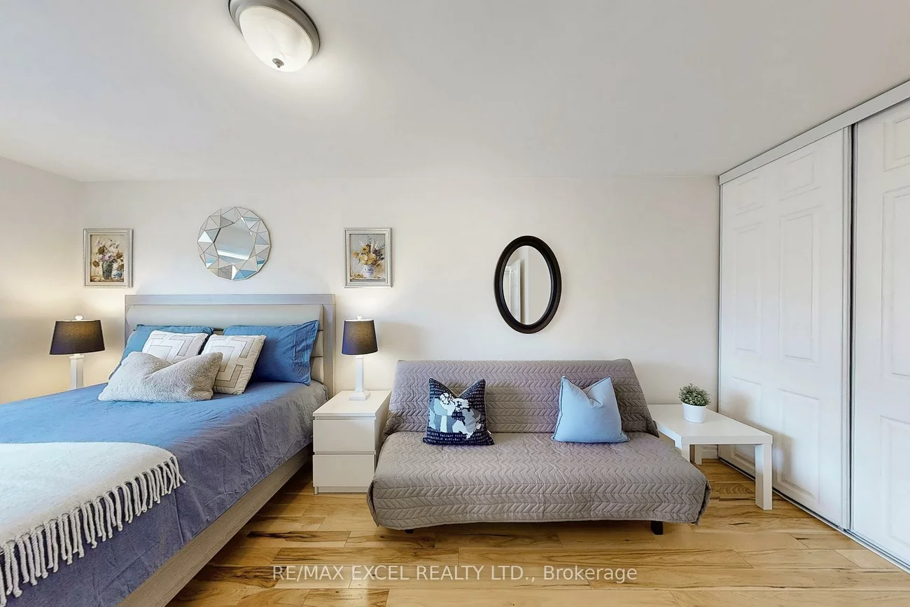 11, Sand Fernway, Don Valley Village, Toronto
