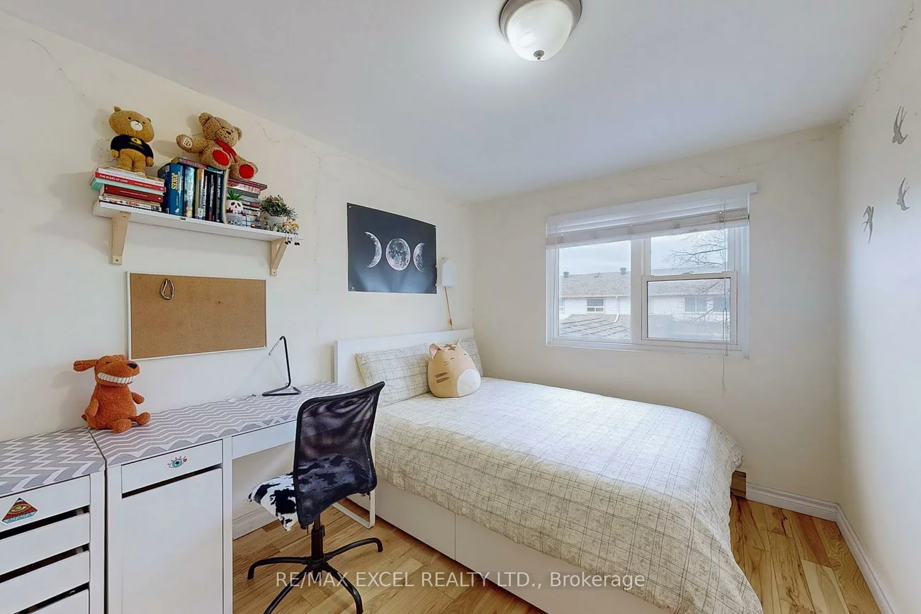11, Sand Fernway, Don Valley Village, Toronto