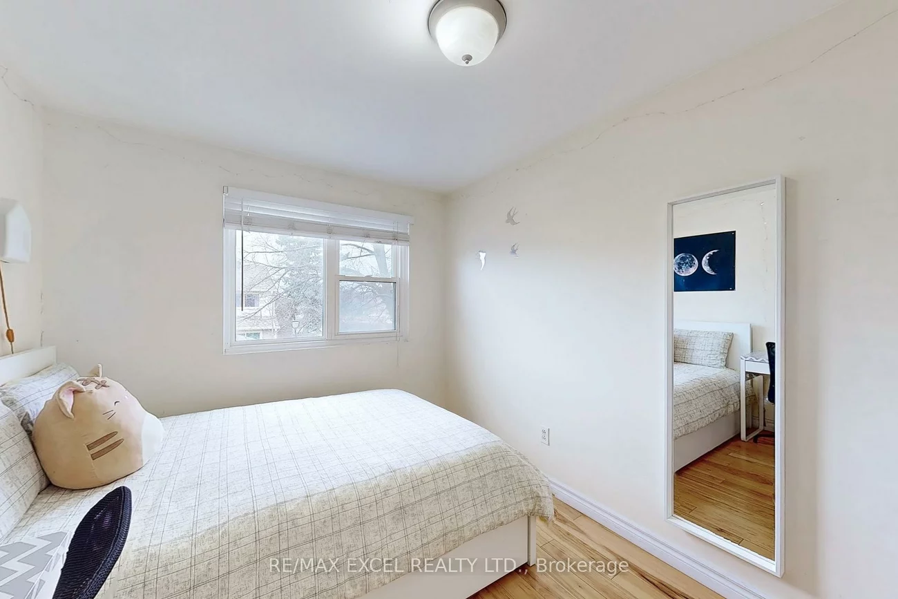 11, Sand Fernway, Don Valley Village, Toronto