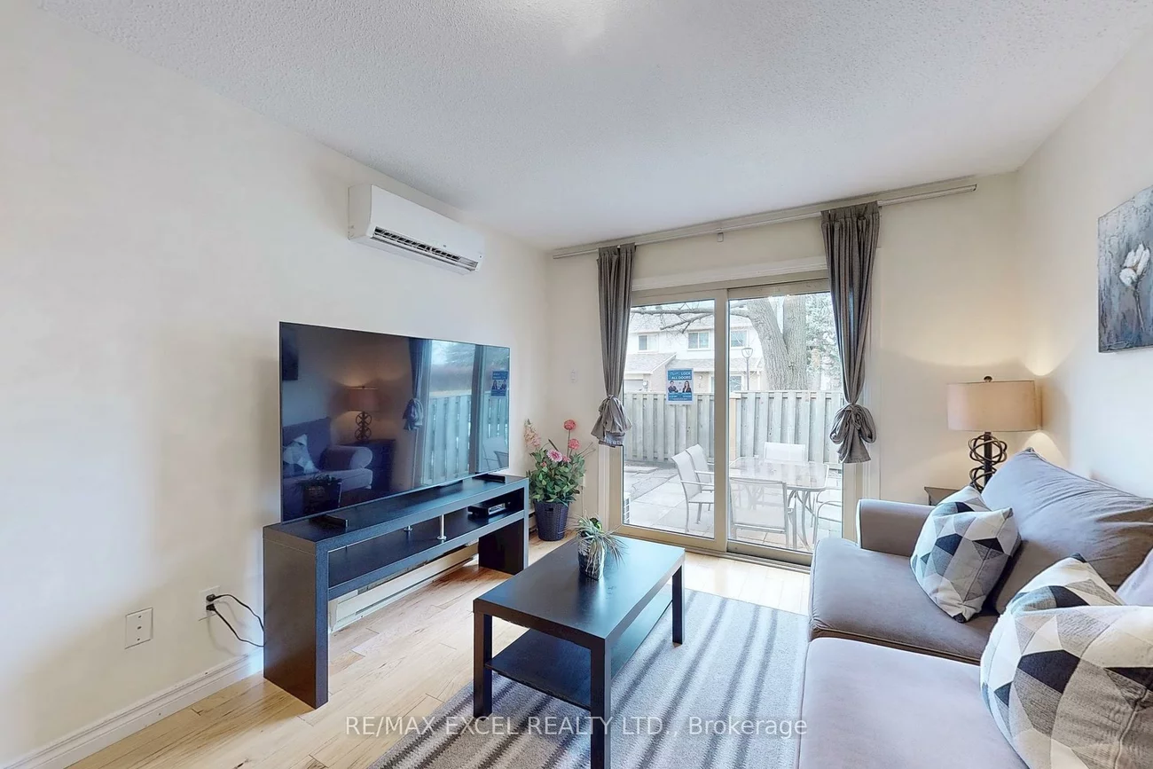 11, Sand Fernway, Don Valley Village, Toronto