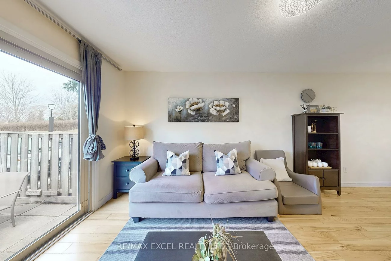 11, Sand Fernway, Don Valley Village, Toronto