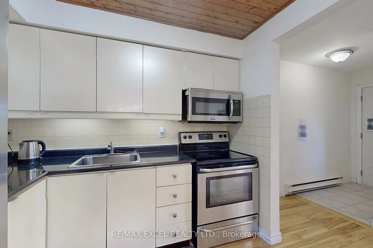 11, Sand Fernway, Don Valley Village, Toronto