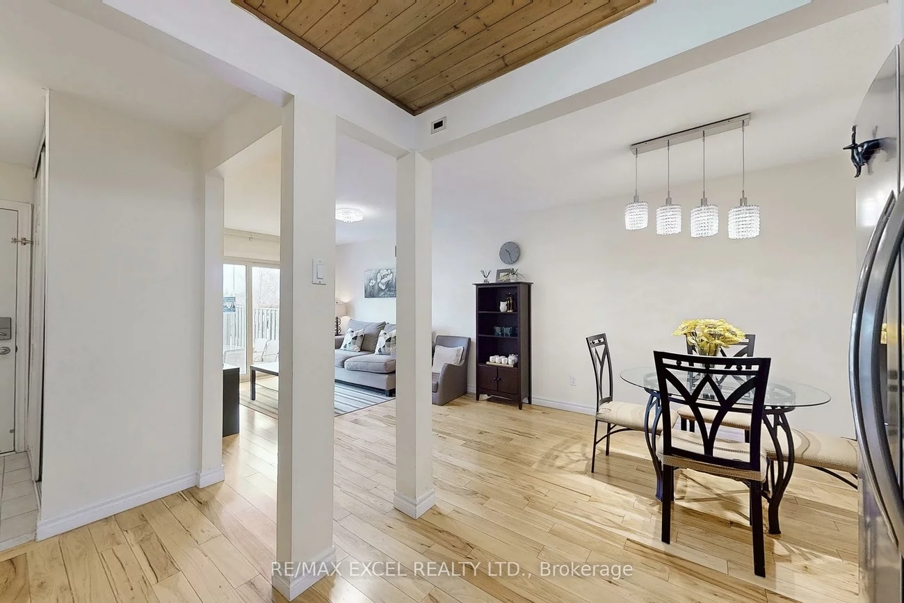 11, Sand Fernway, Don Valley Village, Toronto