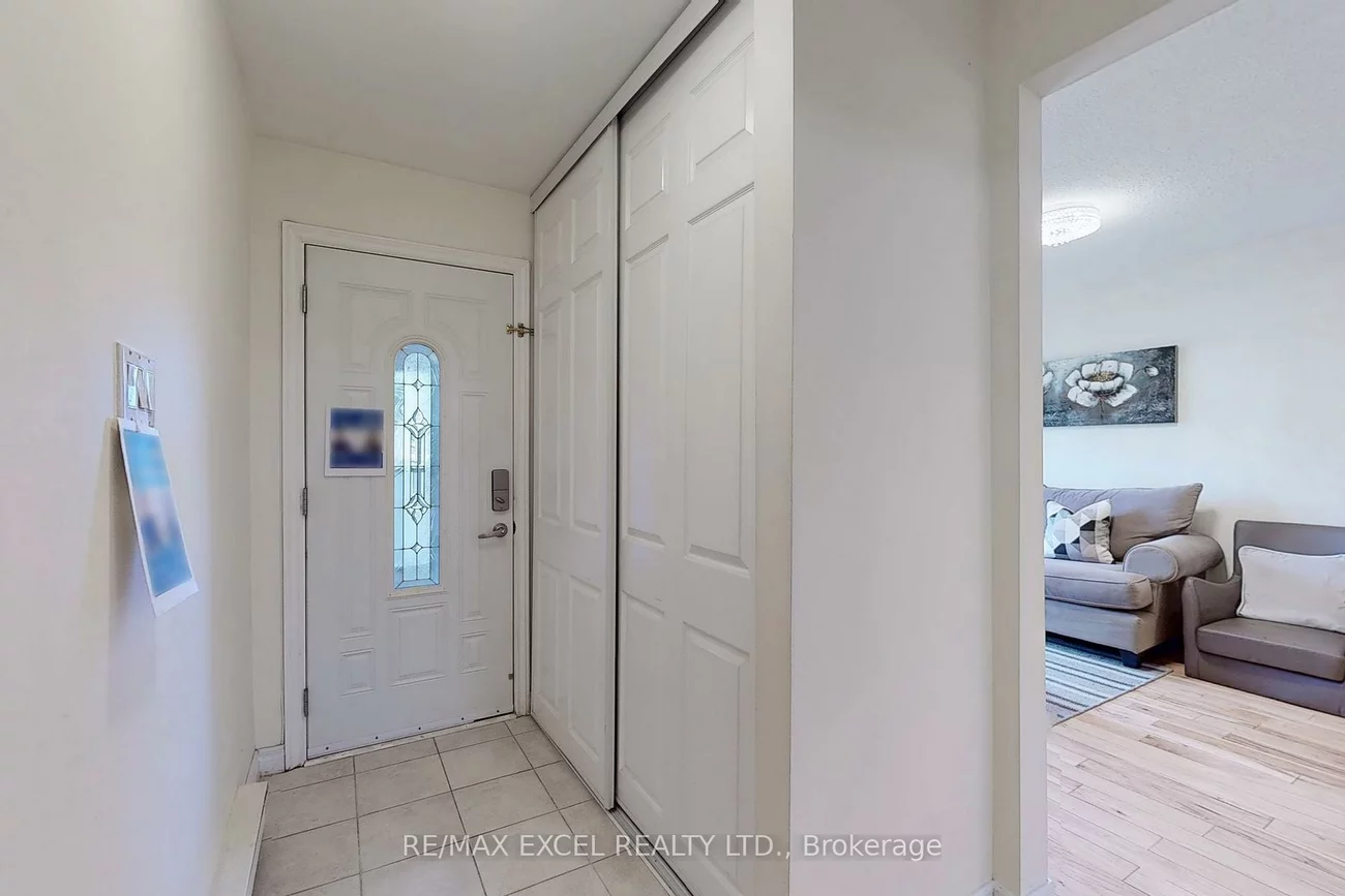 11, Sand Fernway, Don Valley Village, Toronto