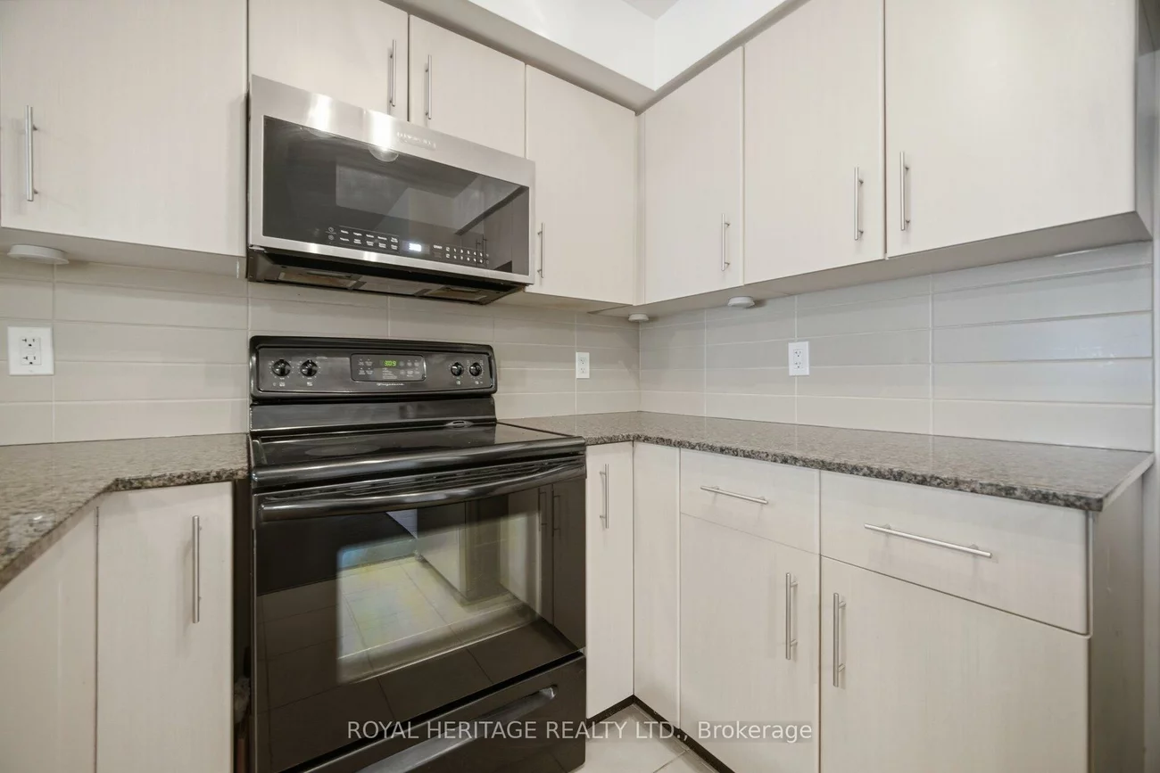 12, Yonge, Waterfront Communities C1, Toronto