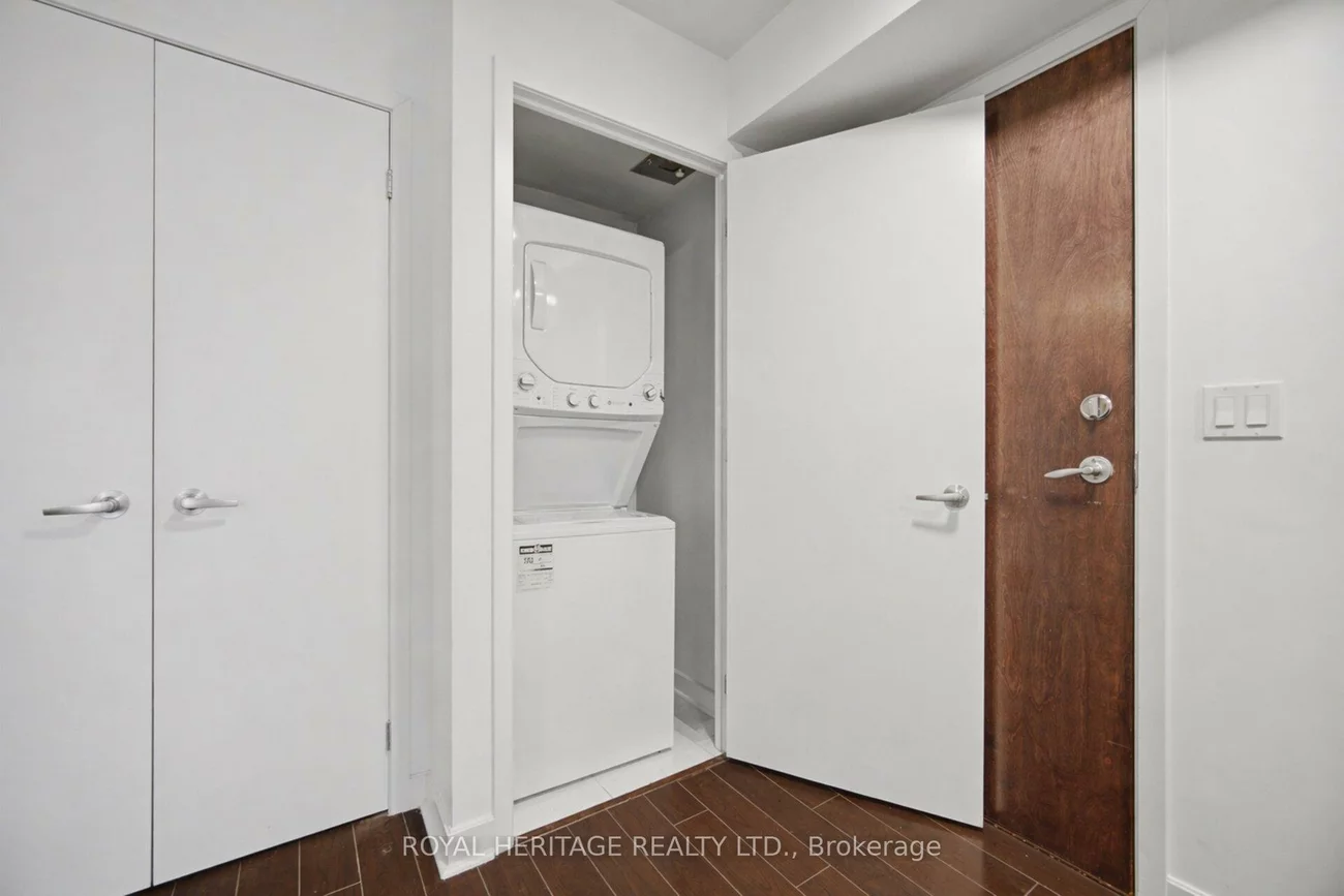 12, Yonge, Waterfront Communities C1, Toronto