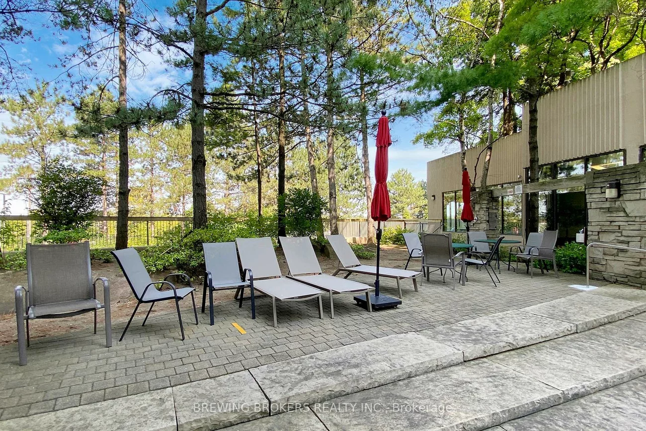 85, Skymark, Hillcrest Village, Toronto