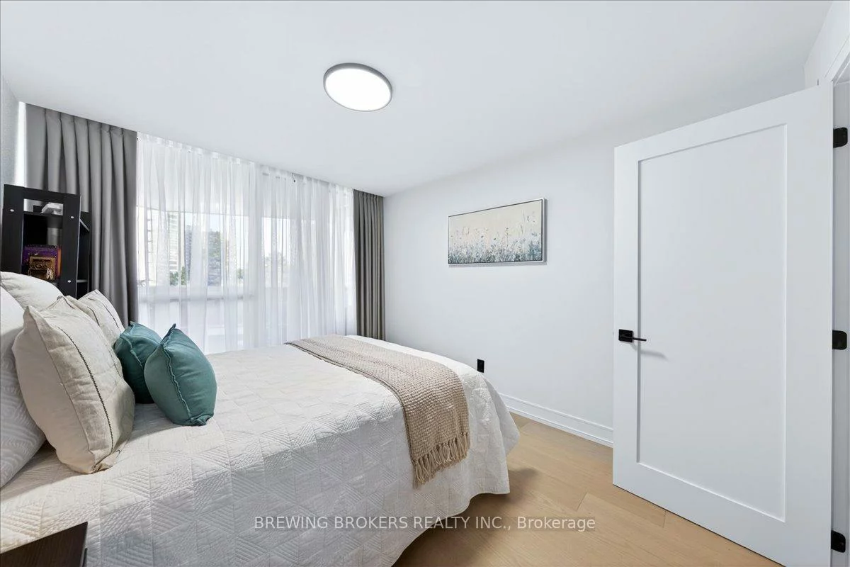 85, Skymark, Hillcrest Village, Toronto