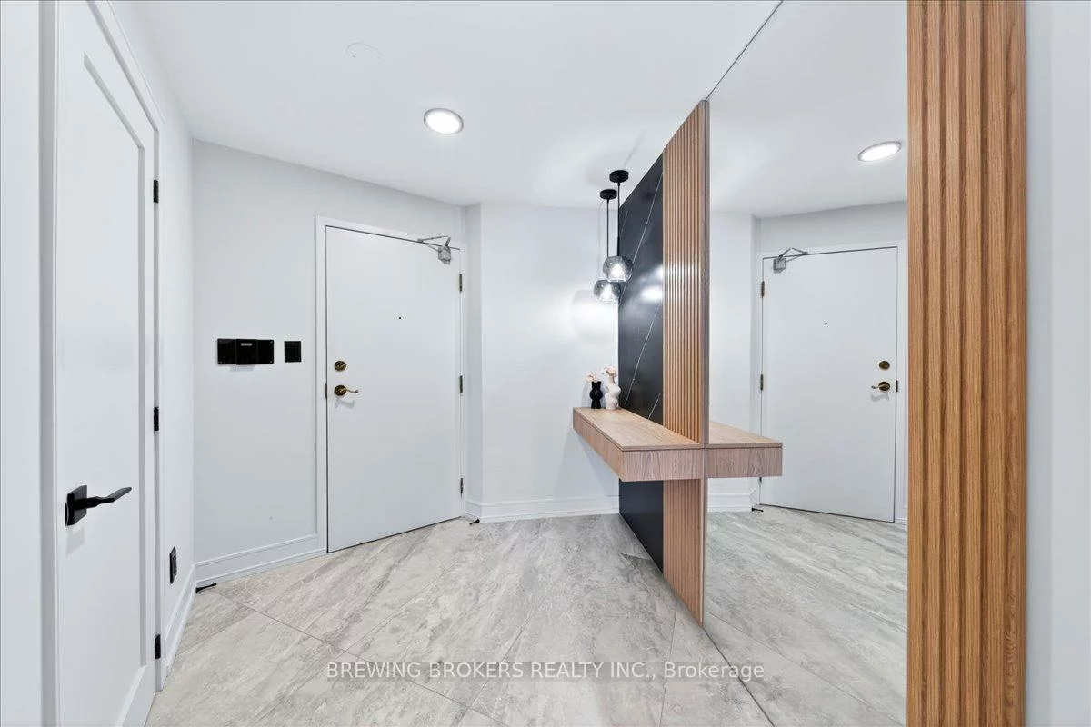 85, Skymark, Hillcrest Village, Toronto