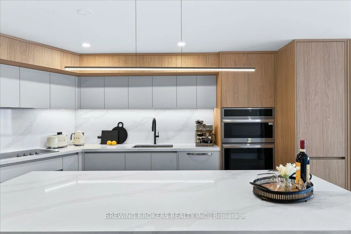 85, Skymark, Hillcrest Village, Toronto