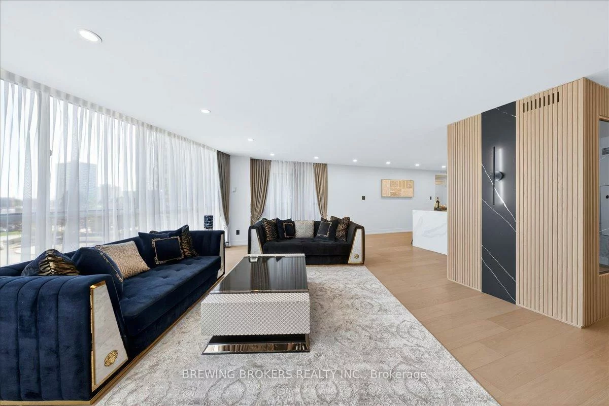 85, Skymark, Hillcrest Village, Toronto