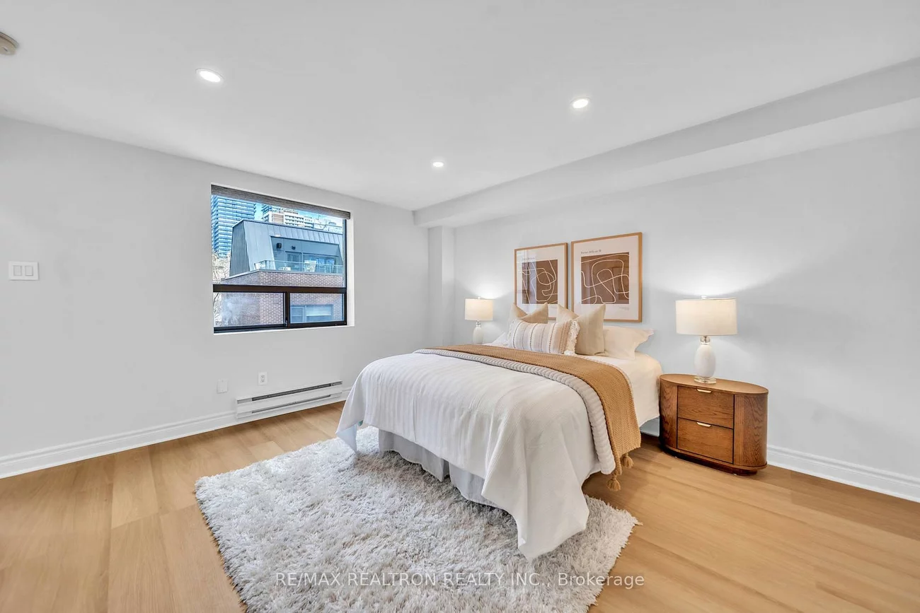 19, Dundonald, Church-Yonge Corridor, Toronto