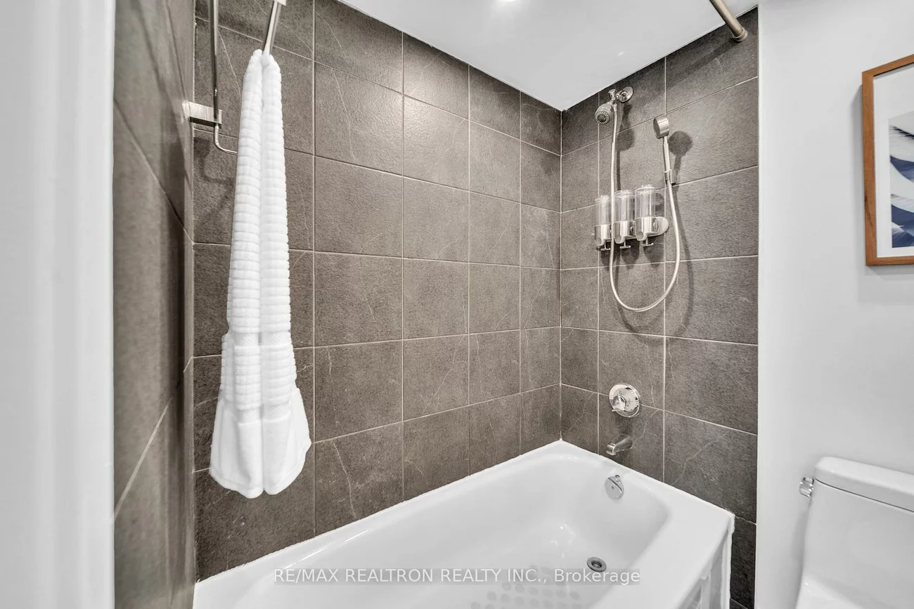 19, Dundonald, Church-Yonge Corridor, Toronto