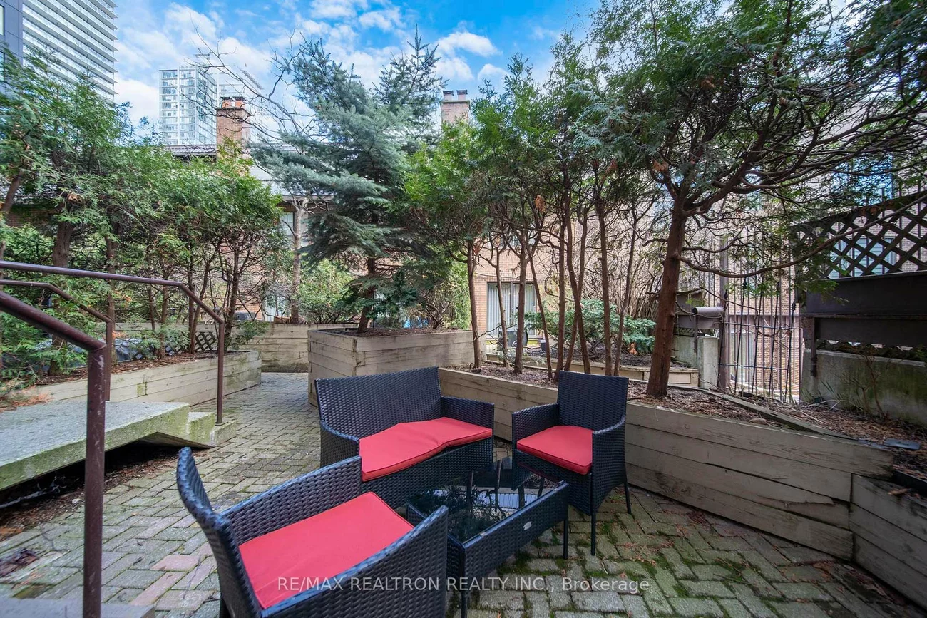 19, Dundonald, Church-Yonge Corridor, Toronto