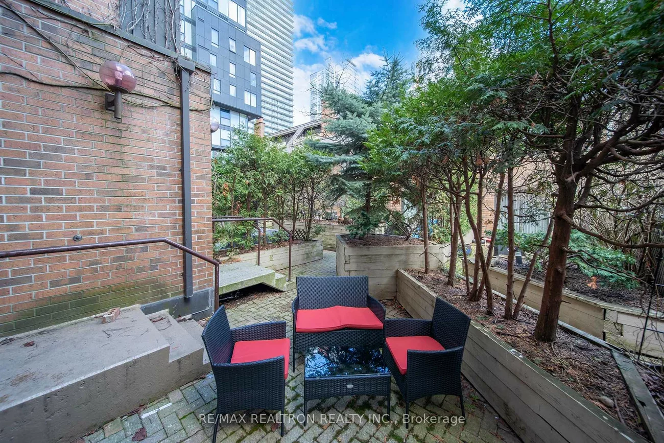 19, Dundonald, Church-Yonge Corridor, Toronto