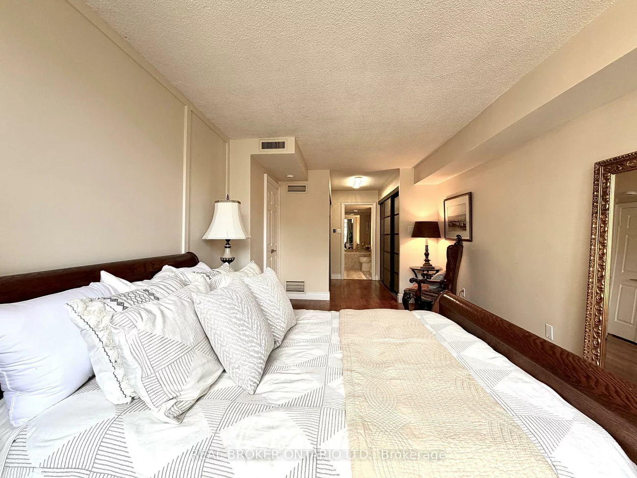 130, Carlton, Cabbagetown-South St. James Town, Toronto